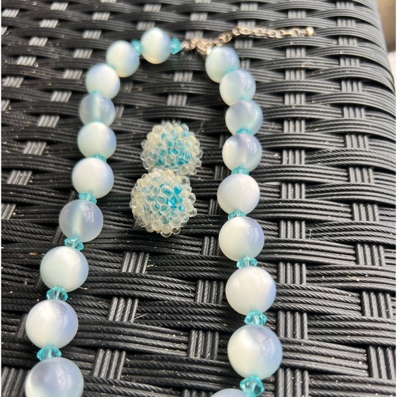 Powder blue ‘50’s necklace and Cabachons earrings to match - Picture 2 of 7